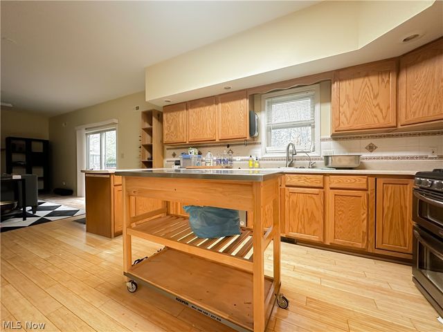 2006 Powder Mill Run, Youngstown, OH 44505