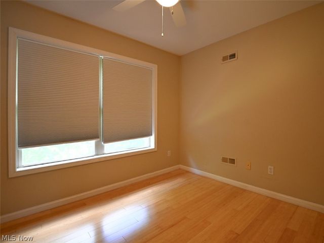 2006 Powder Mill Run, Youngstown, OH 44505