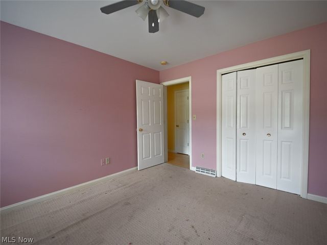 2006 Powder Mill Run, Youngstown, OH 44505