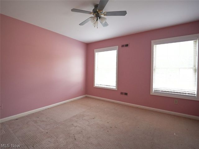2006 Powder Mill Run, Youngstown, OH 44505