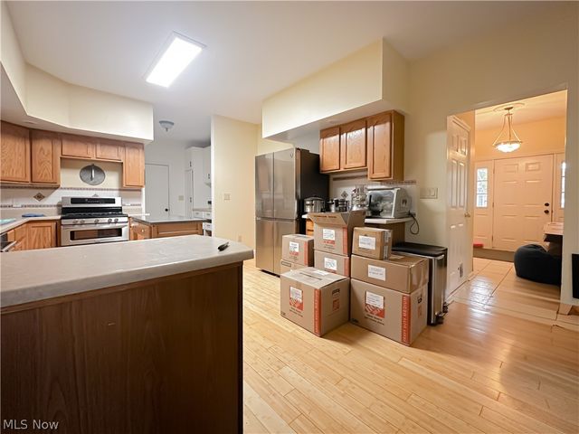 2006 Powder Mill Run, Youngstown, OH 44505