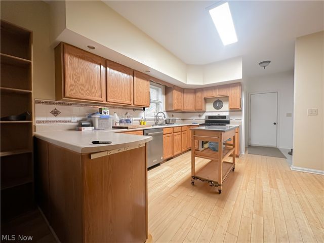 2006 Powder Mill Run, Youngstown, OH 44505