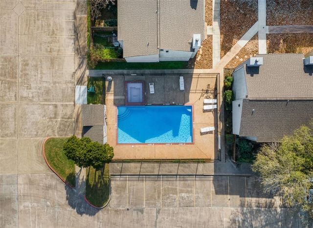 1902 Dartmouth Street L4, College Station, TX 77840