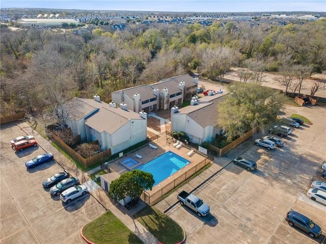 1902 Dartmouth Street L4, College Station, TX 77840