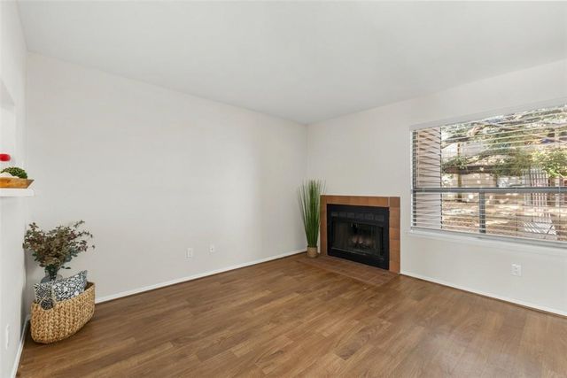 1902 Dartmouth Street L4, College Station, TX 77840
