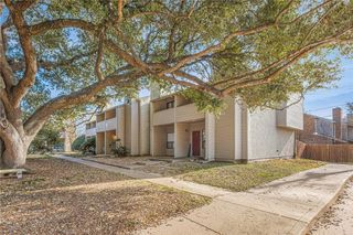 1902 Dartmouth Street L4, College Station, TX 77840