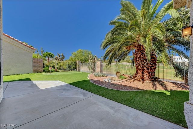 7932 Ben Hogan Drive, Las Vegas, NV 89149