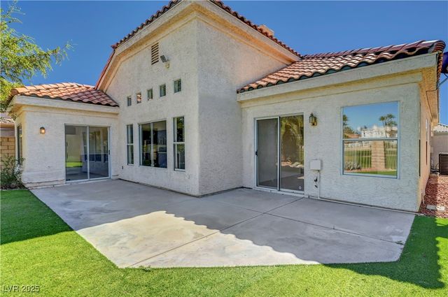 7932 Ben Hogan Drive, Las Vegas, NV 89149