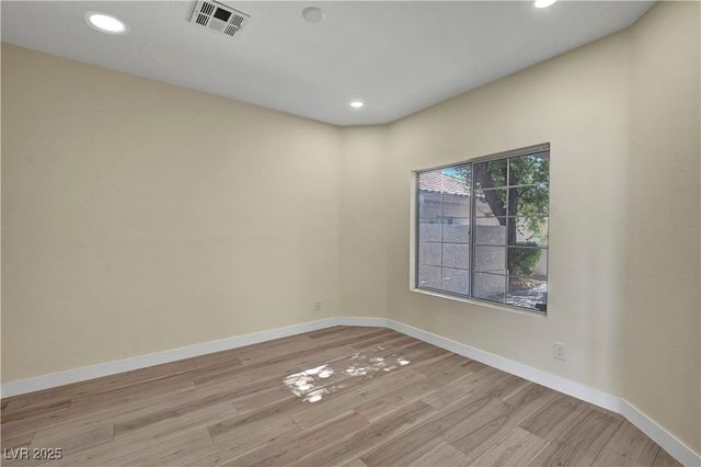 7932 Ben Hogan Drive, Las Vegas, NV 89149