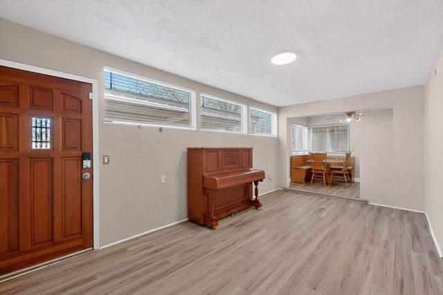 1200 La Poblana Road NW, Albuquerque, NM 87107