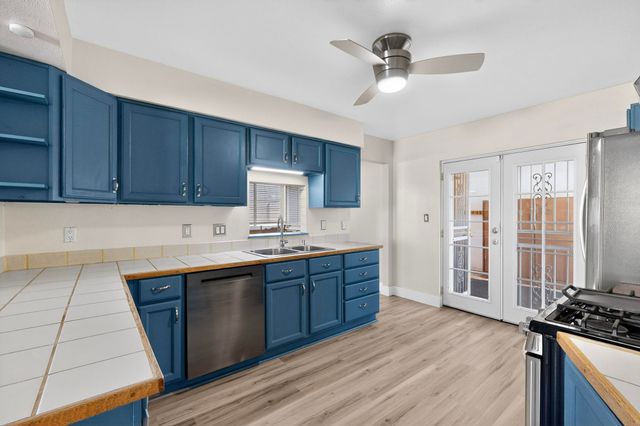 1200 La Poblana Road NW, Albuquerque, NM 87107