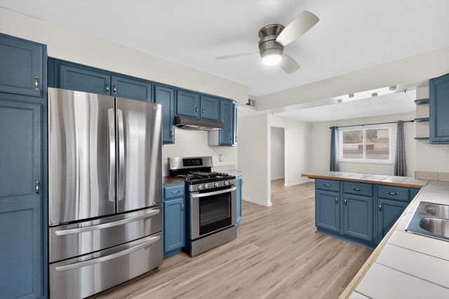 1200 La Poblana Road NW, Albuquerque, NM 87107