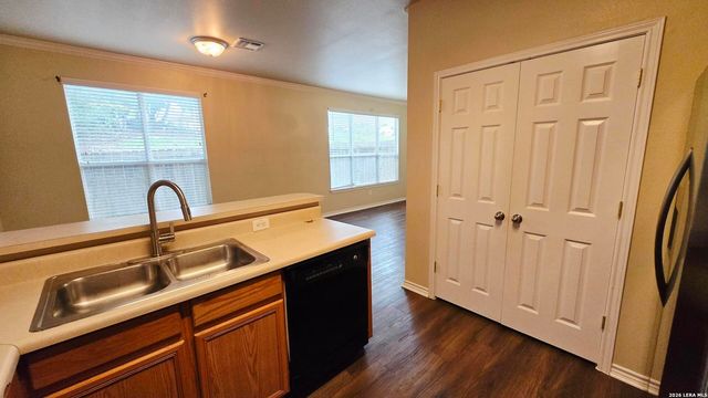 7126 TOURANT RD, San Antonio, TX 78240