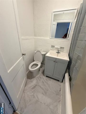 56 Vermont Avenue 2R, Newark, NJ 07106