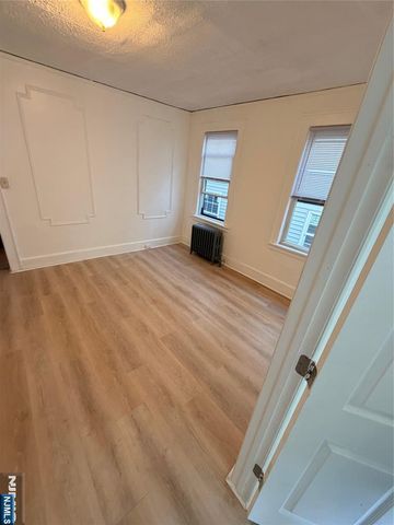 56 Vermont Avenue 2R, Newark, NJ 07106