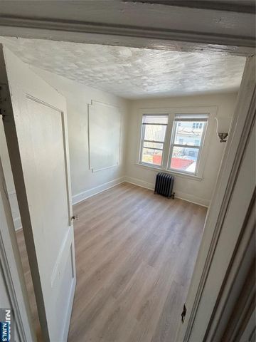 56 Vermont Avenue 2R, Newark, NJ 07106