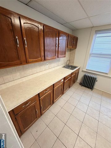 56 Vermont Avenue 2R, Newark, NJ 07106