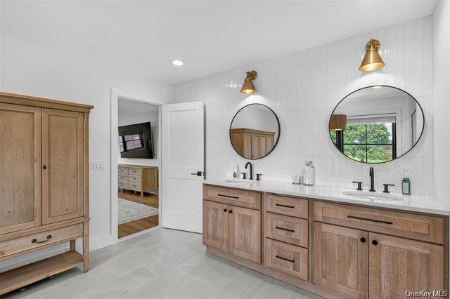 1 Janine Place, Highland, NY 12528