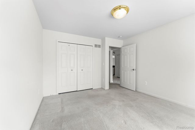 17437 Averhill Boulevard, Macomb Township, MI 48042