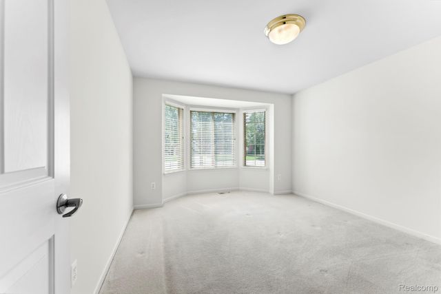17437 Averhill Boulevard, Macomb Township, MI 48042