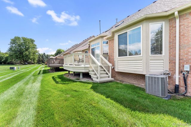 17437 Averhill Boulevard, Macomb Township, MI 48042