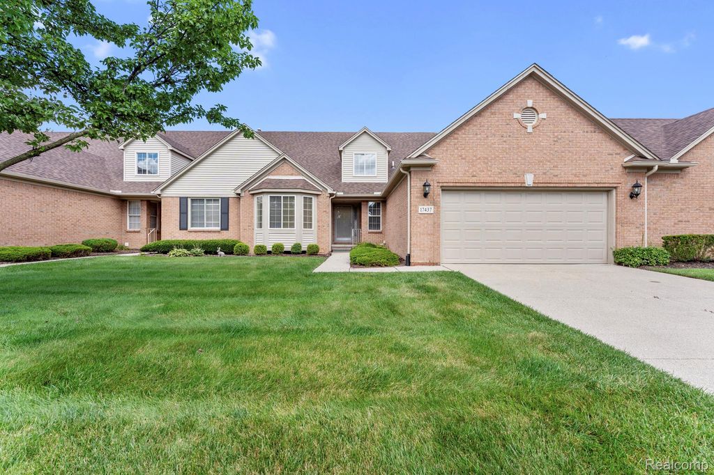 17437 Averhill Boulevard, Macomb Township, MI 48042