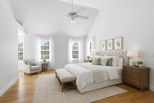 8 Winterberry Ln, Wareham, MA 02571