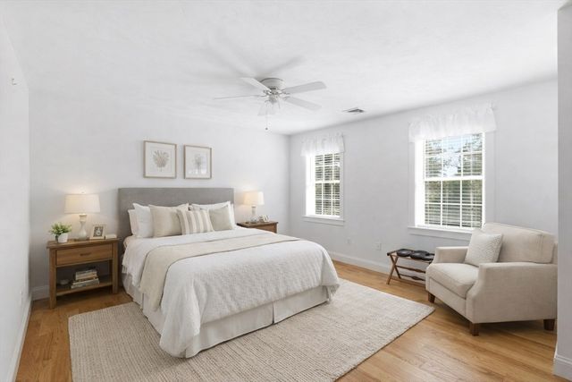 8 Winterberry Ln, Wareham, MA 02571