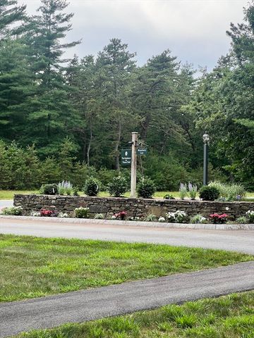 8 Winterberry Ln, Wareham, MA 02571