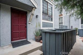 18100 Burbank 26, Tarzana, CA 91356
