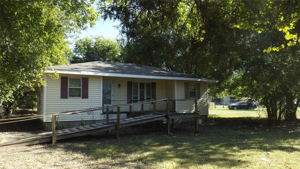 1106 Epps Road, Palmer, TX 75152