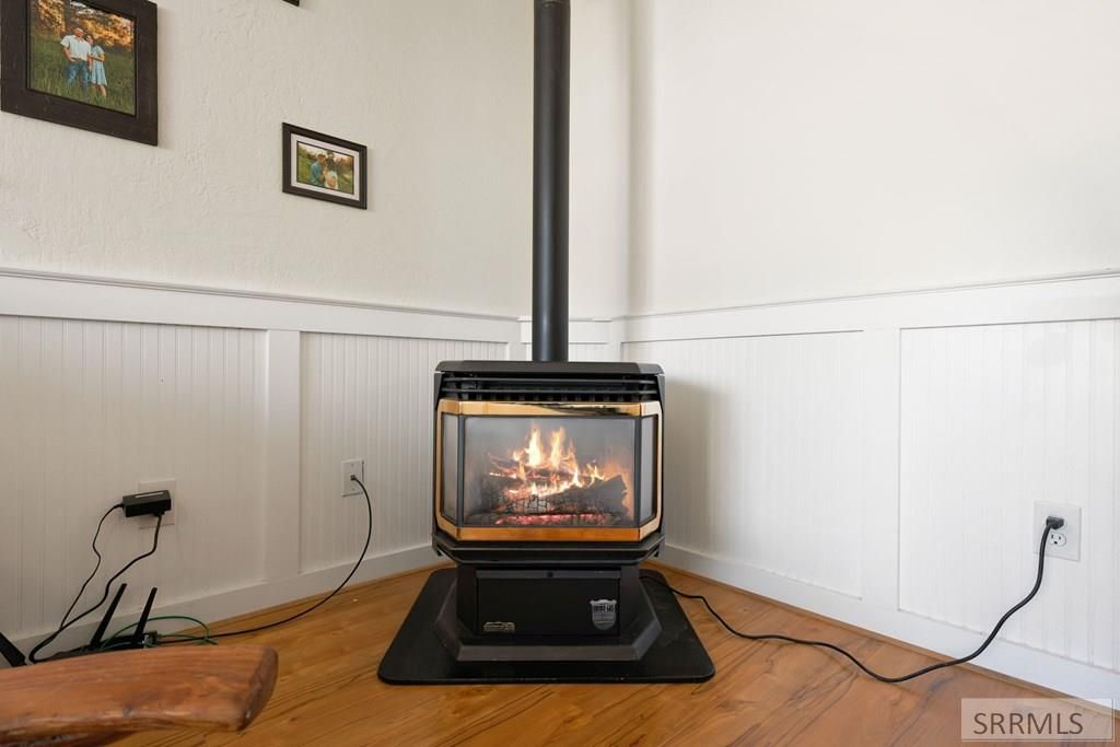 Image 11 of property listing at 375 W 1 S, Rigby, ID 83442