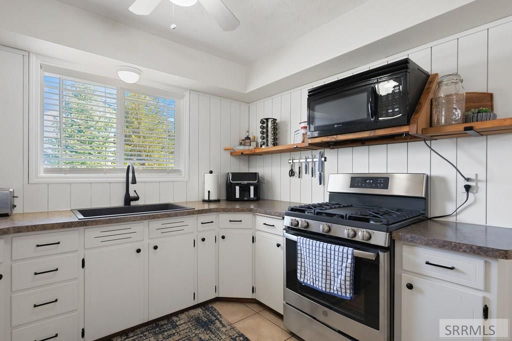 Image 14 of property listing at 375 W 1 S, Rigby, ID 83442