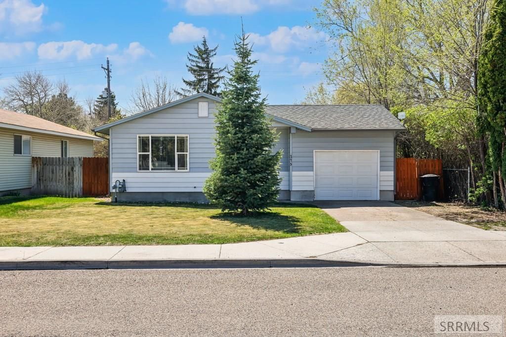 Image 2 of property listing at 375 W 1 S, Rigby, ID 83442