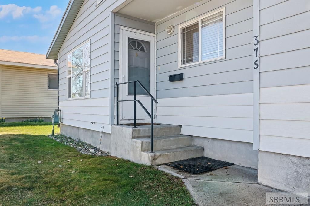 Image 5 of property listing at 375 W 1 S, Rigby, ID 83442