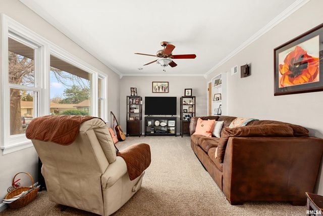 4303 N UNIVERSITY Street, Peoria, IL 61614