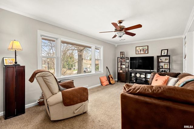 4303 N UNIVERSITY Street, Peoria, IL 61614