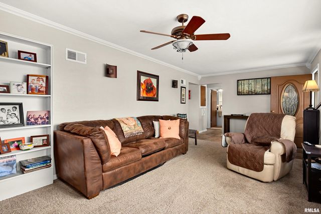 4303 N UNIVERSITY Street, Peoria, IL 61614