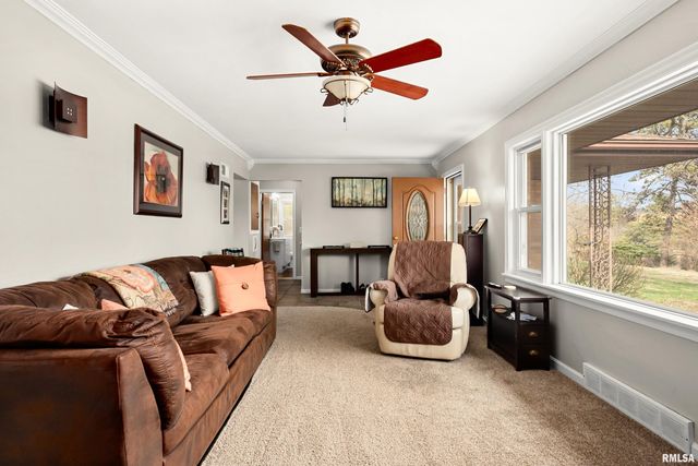 4303 N UNIVERSITY Street, Peoria, IL 61614