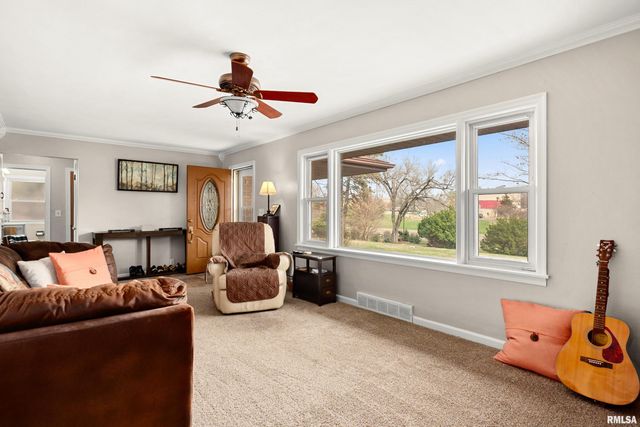 4303 N UNIVERSITY Street, Peoria, IL 61614