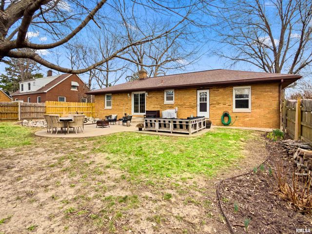 4303 N UNIVERSITY Street, Peoria, IL 61614