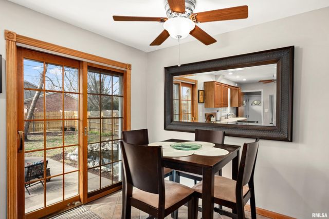 4303 N UNIVERSITY Street, Peoria, IL 61614