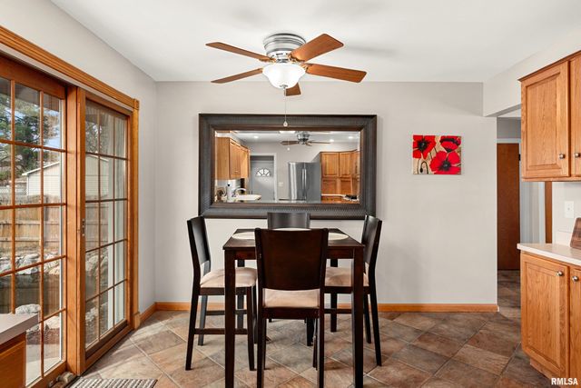 4303 N UNIVERSITY Street, Peoria, IL 61614