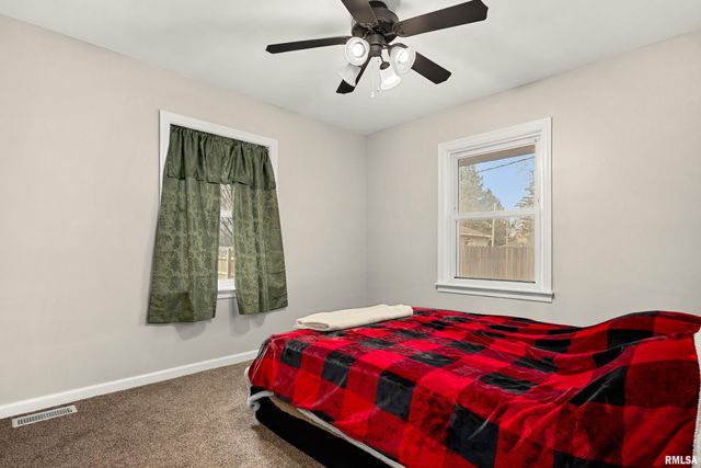 4303 N UNIVERSITY Street, Peoria, IL 61614