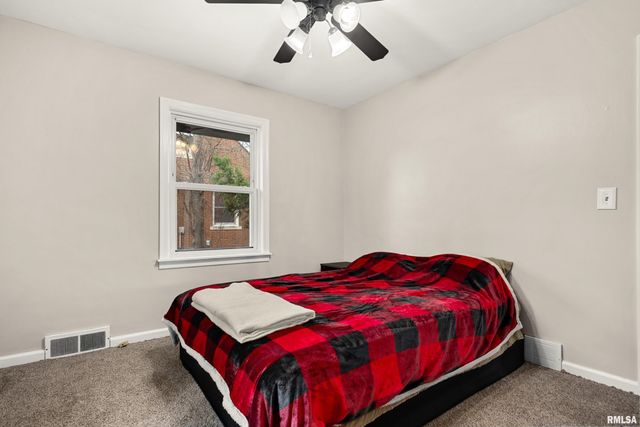 4303 N UNIVERSITY Street, Peoria, IL 61614