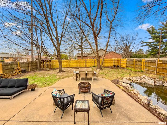 4303 N UNIVERSITY Street, Peoria, IL 61614