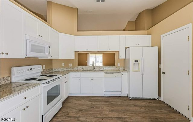 140 SW 29th ST, Cape Coral, FL 33914