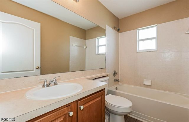 140 SW 29th ST, Cape Coral, FL 33914