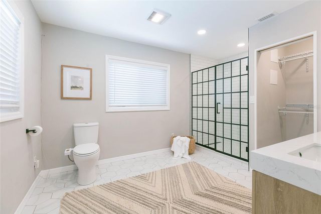 1219 E FLORA STREET, Tampa, FL 33604