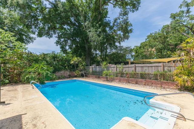 1219 E FLORA STREET, Tampa, FL 33604